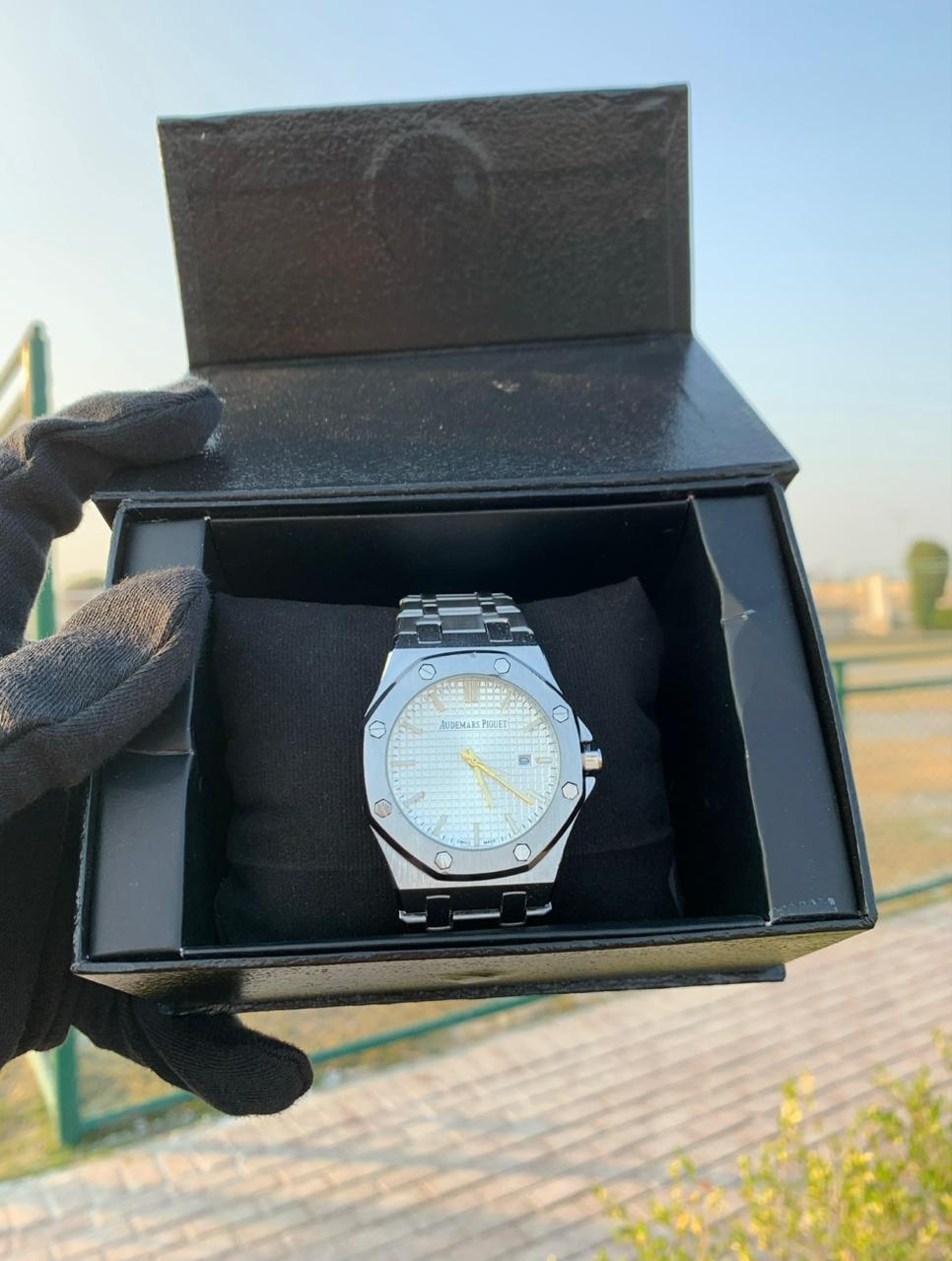 Audemars Piguet Unique Finishing with Date Adjuster